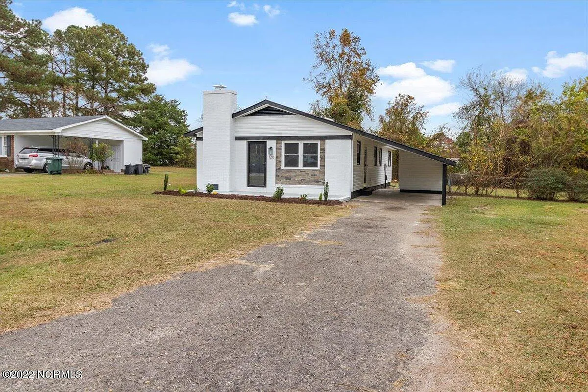 3 bed, 1.0 bath, 1113 sqft, $1,550 — Photo 3