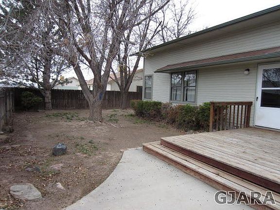 2nd image of 130 Applewood Dr