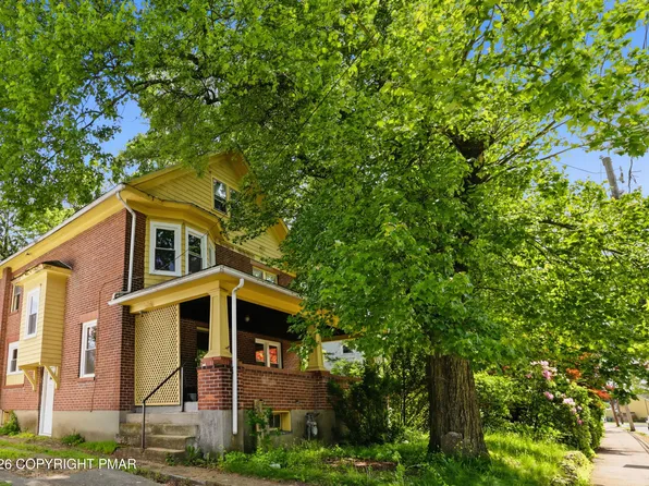97 E Broad St, East Stroudsburg, PA 18301
