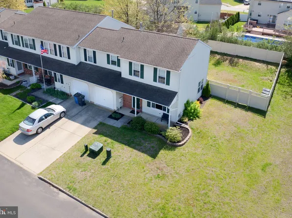 306 Catalano Ln, Logan Township, NJ 08085