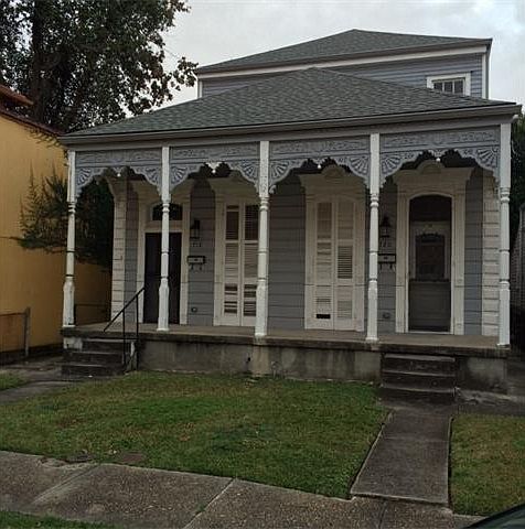 1st image of 718 Belleville St