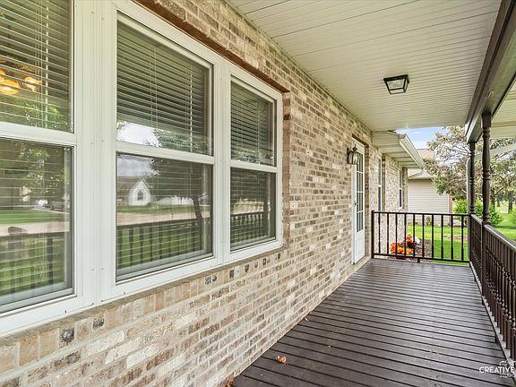 3rd image of 1224 Sandhurst Dr