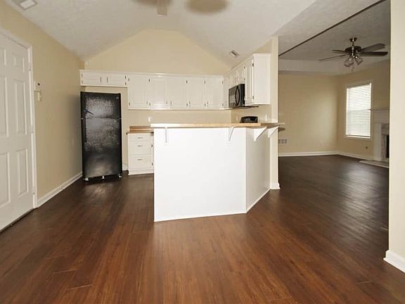 3rd image of 31 Bay Cove Dr