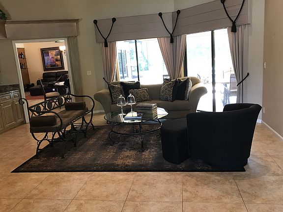 2nd image of 352 Palm Blvd