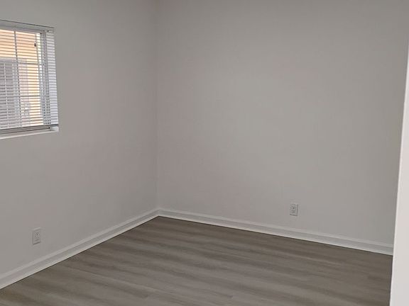 4th image of 14129 Vanowen St #3