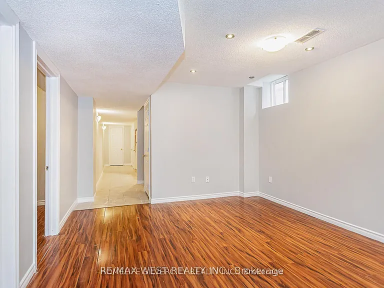 157 Hollywood Hill Cir #LOWER — Photo 6