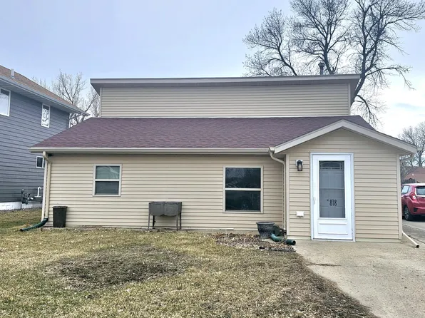 818 S Merton St, Aberdeen, SD 57401