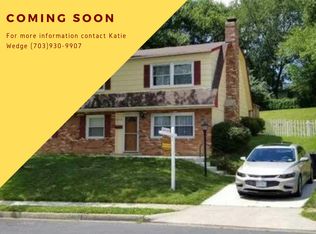 4526 Knoll Dr, Woodbridge, VA 22193