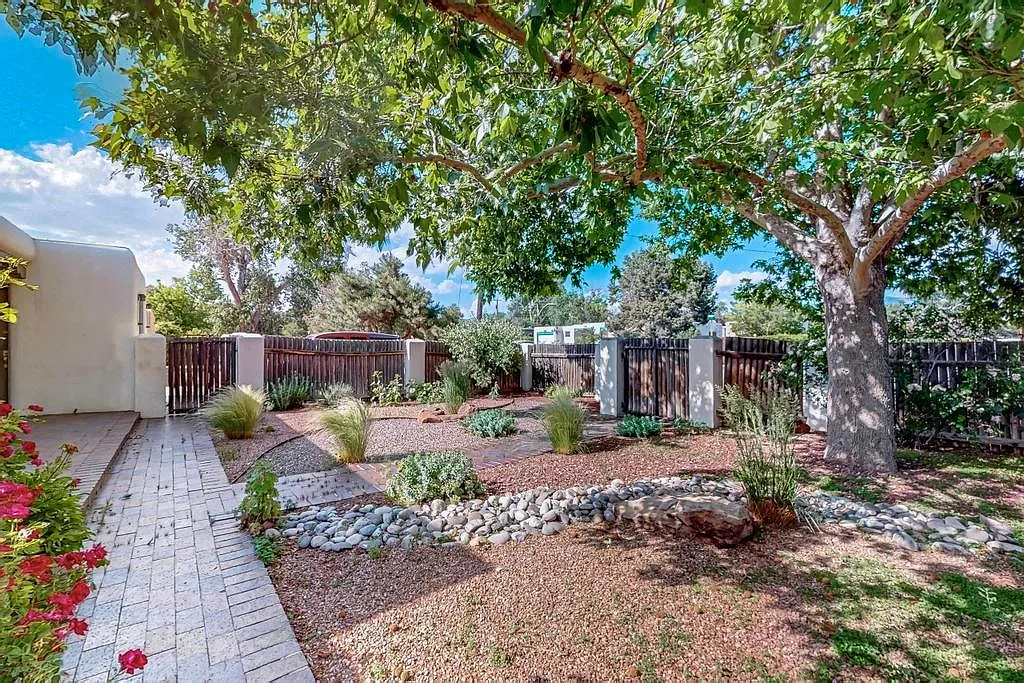 114 Solana Dr — Photo 2