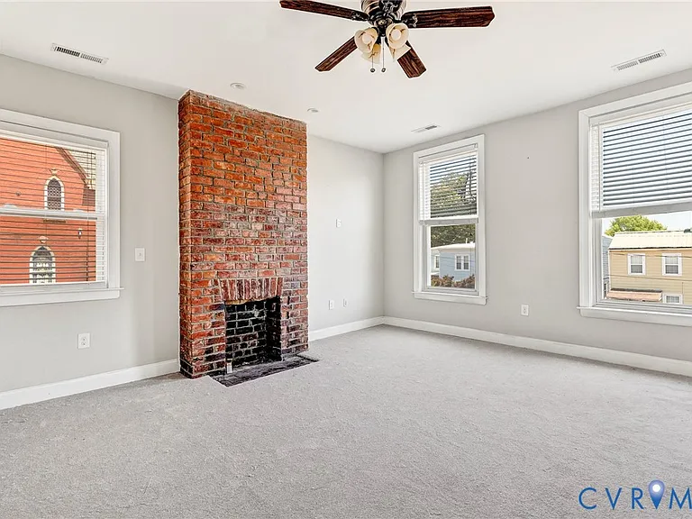 712 N 24th St — Photo 16