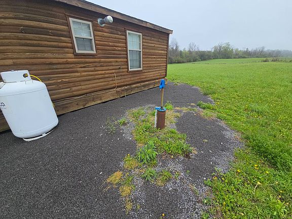 3rd image of 627 Kingdom Rd