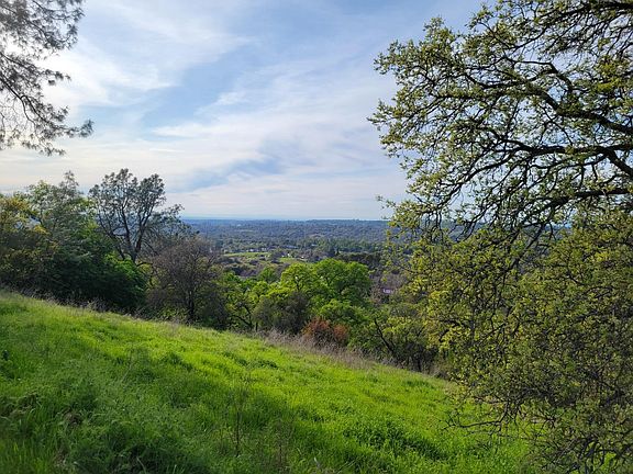 4th image of Acres 5 Oak Ter