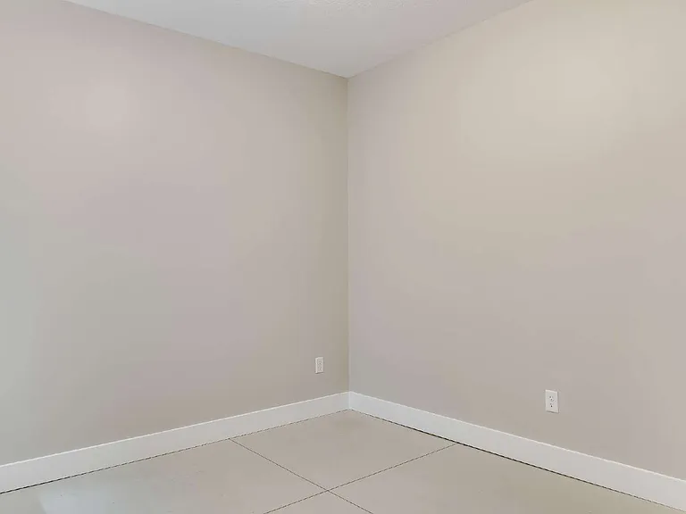 8124 E 34th Ct S — Photo 15