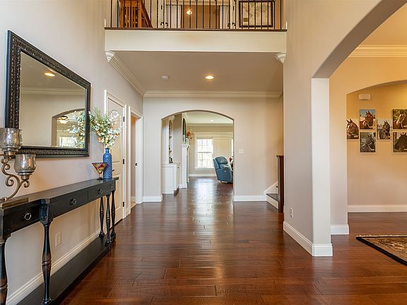 5th image of 411 Mannington Ct