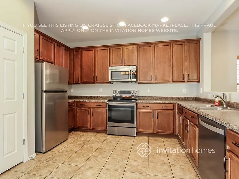 18545 W Legend Dr — Photo 6