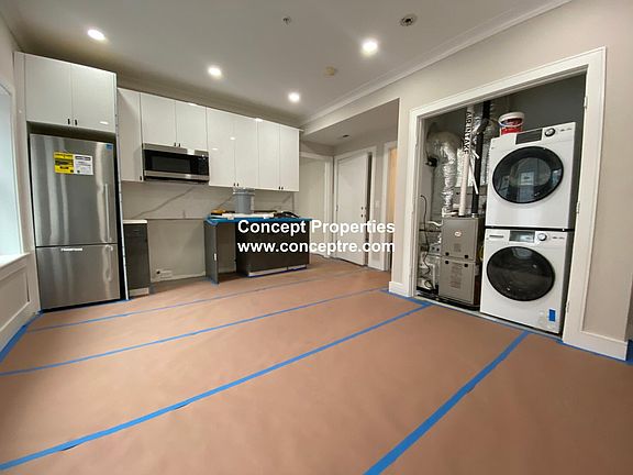 2nd image of 535 Newbury St #333