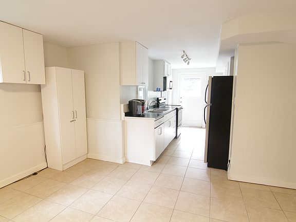 5th image of 19535 55th Ave NE #B