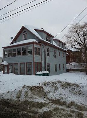 4th image of 222 Boutelle St