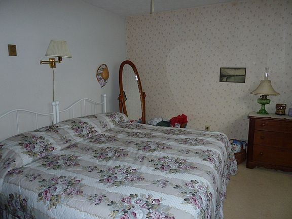 4th image of 6158 Rosebelle Ave