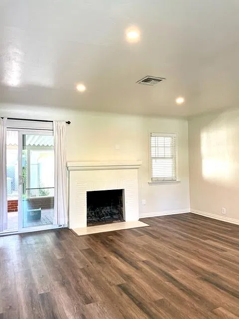 2 bed, 1250 sqft, $3,490 — Photo 3