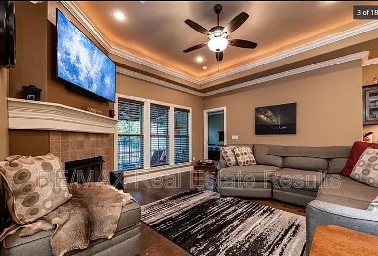 2502 SW Hind Ln — Photo 3