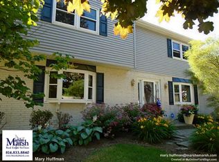5630 Larchmont Dr, Erie, PA