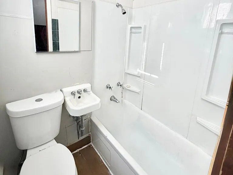 41 Osborn Ave #2 — Photo 3