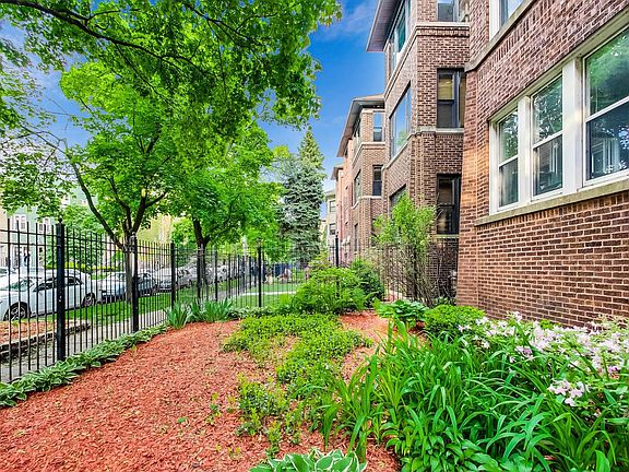 5th image of 1527 W Fargo Ave #3E