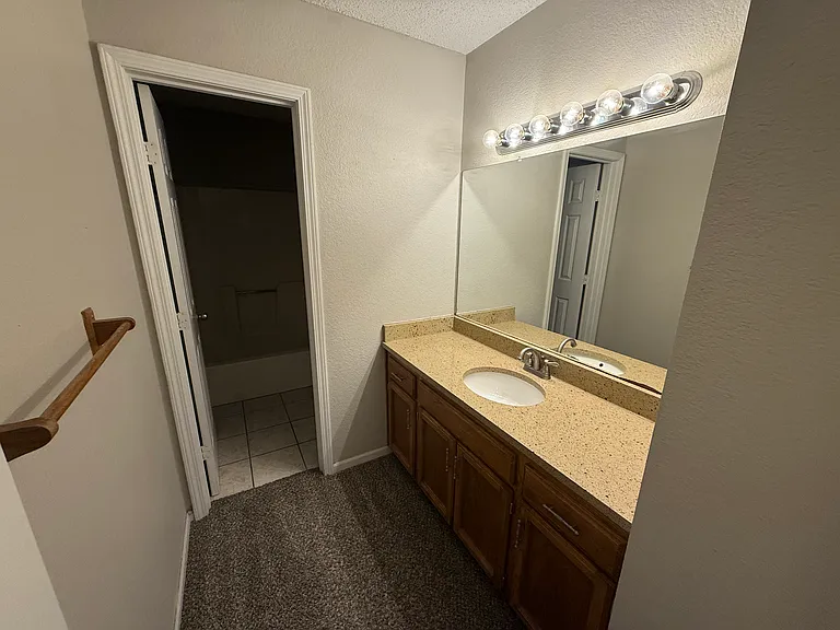 705 Cedar Dr #D — Photo 8