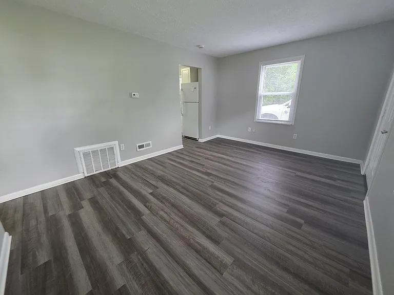 3028 Woodland Ave — Photo 3