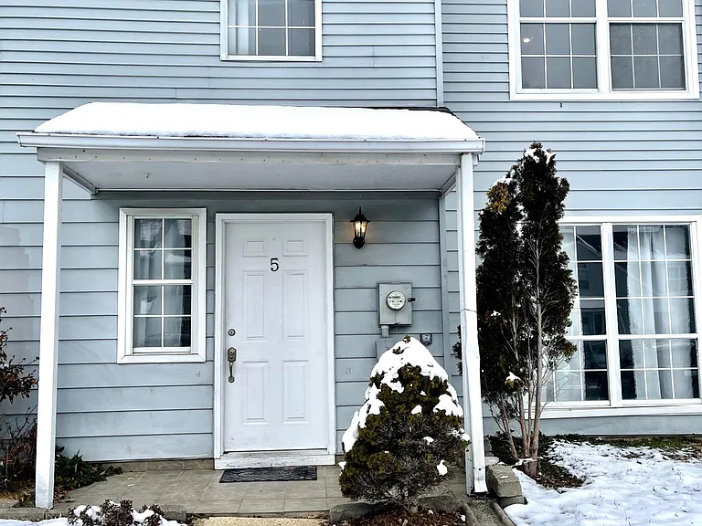5 Stark Ct — Photo 1