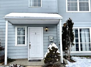 5 Stark Ct, Newark, DE 19702