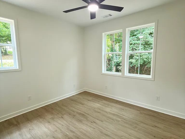 294 Moreland Ave — Photo 10