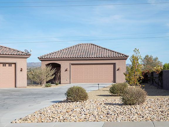 3rd image of 655 N Sierra Vista Dr