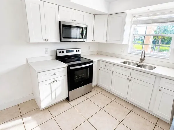 1017 NW 30th Ct APT 5, Wilton Manors, FL 33311