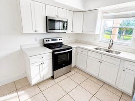 1017 NW 30th Ct, Wilton Manors, FL