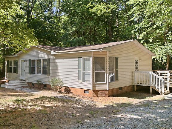 5th image of 3208 Maple Ave
