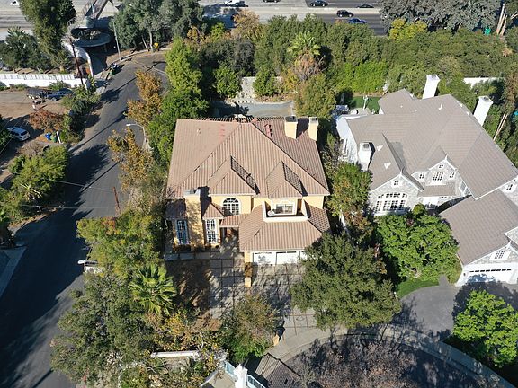 3rd image of 17451 Oak Creek Ct