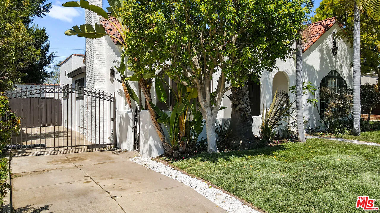 3 bed, 2.0 bath, 1845 sqft, $7,000 — Photo 3