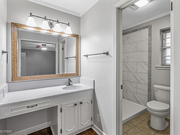 4th image of 1316 Parkway Cir