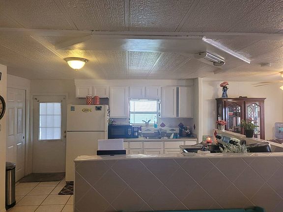 4th image of 4403 Hilo St