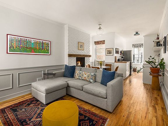 2nd image of 511 12th St APT 2L