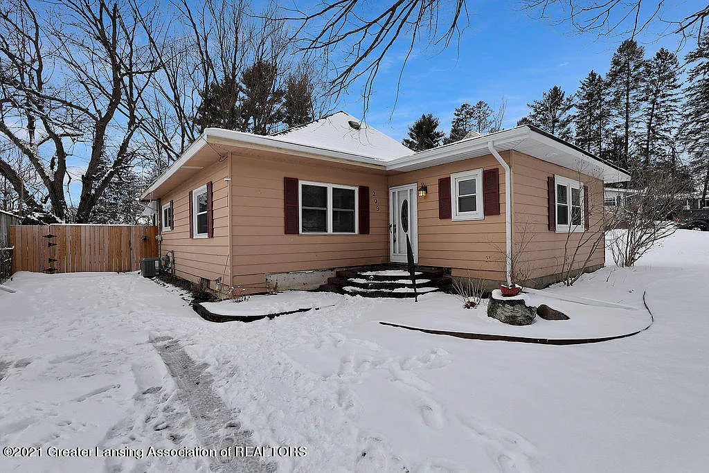 209 Ferguson St photo 1