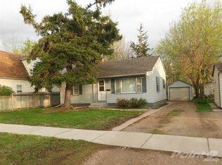 1115 E 2nd Ave, Mitchell, SD 57301