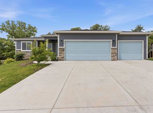 718 Fossilridge Cir, Manhattan, KS 66503