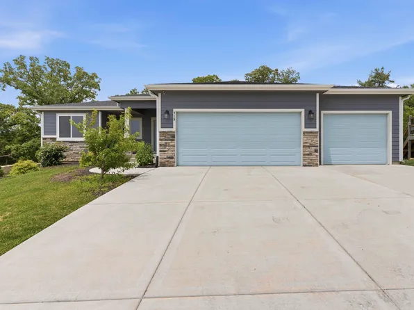 718 Fossilridge Cir, Manhattan, KS 66503