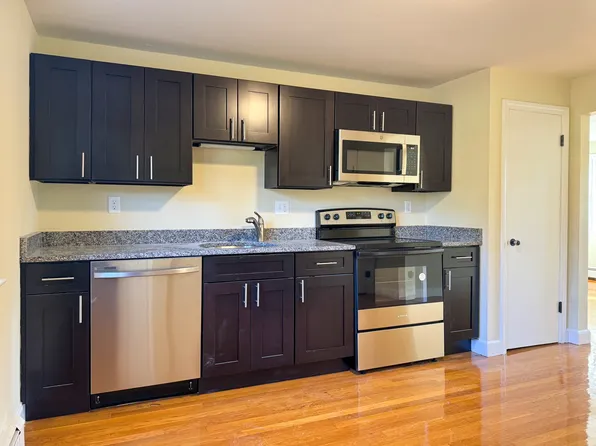 817 Country Way APT 8, Scituate, MA 02066
