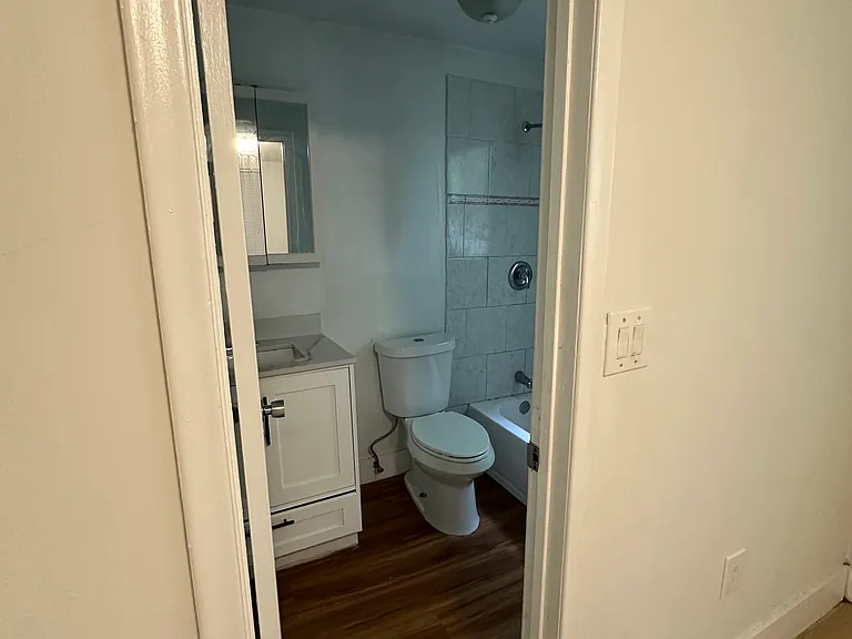 462 Menocal Ave — Photo 5
