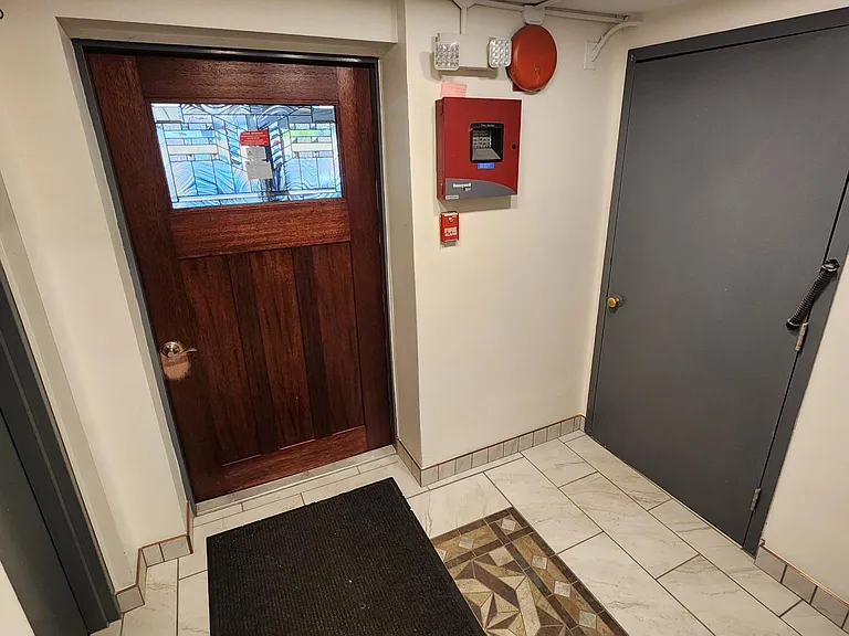 105 Herkimer St #17 — Photo 18