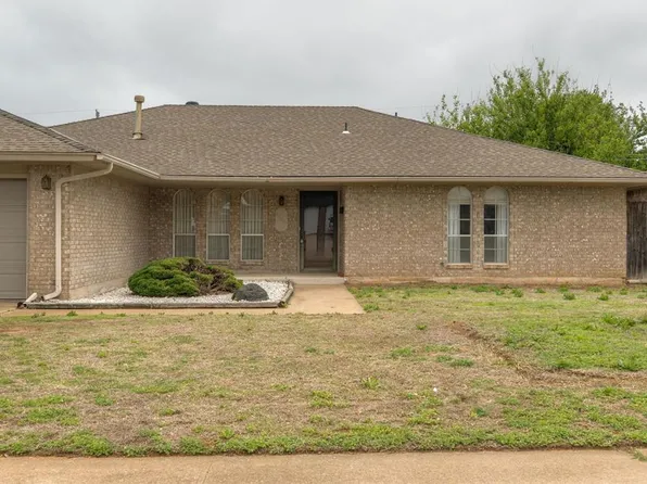 2904 Shadybrook Dr, Midwest City, OK 73110